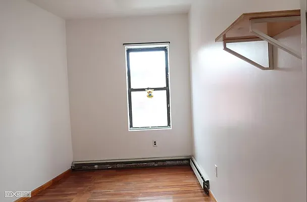 Rented by Dyer Estate Mgmt | media 7