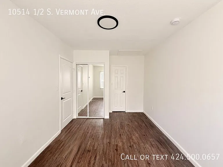 10514 1/2 S Vermont Ave — Photo 6
