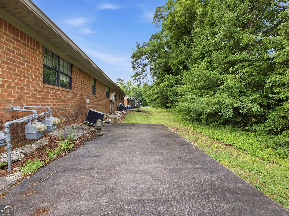 2nd image of 141B Woods Rd NW