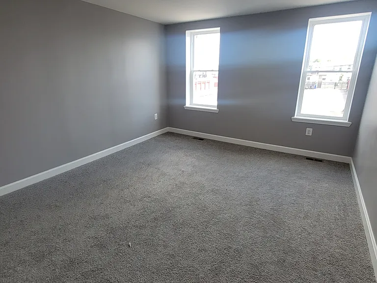 27 N Clinton St — Photo 10