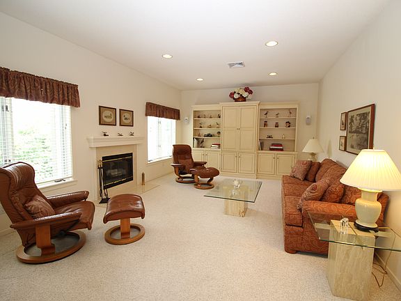 4th image of 411 Heritage Hls Unit A