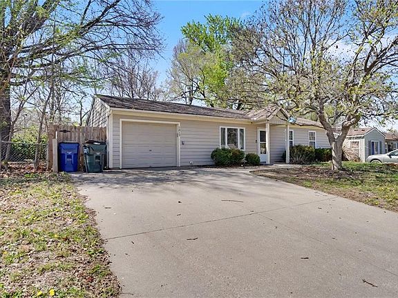 2nd image of 1813 Miller Dr