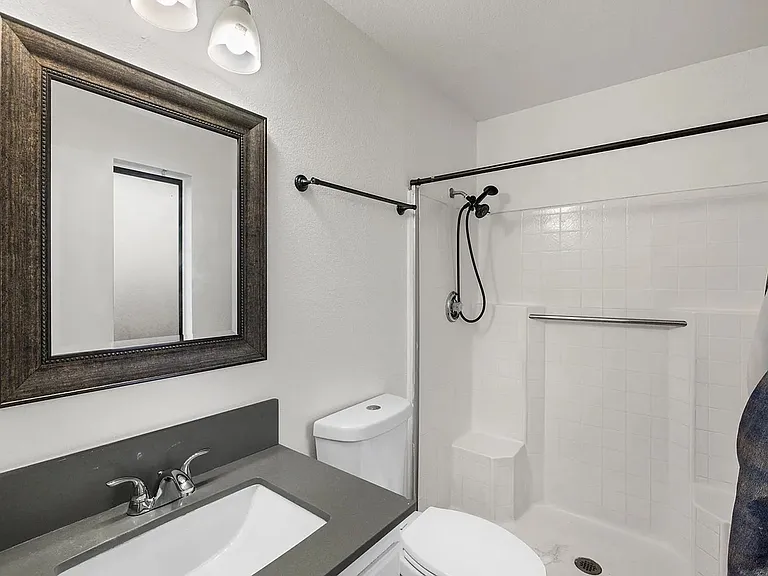 995 Matthew Ct — Photo 22