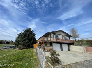 1602 Stein Rd, Yakima, WA 98908