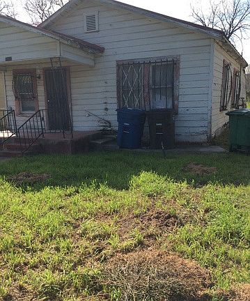 5th image of 413 SW 25th St
