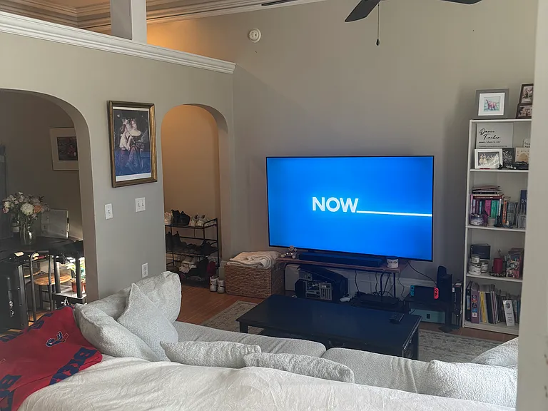 207 S Plymouth Ave #8 — Photo 7