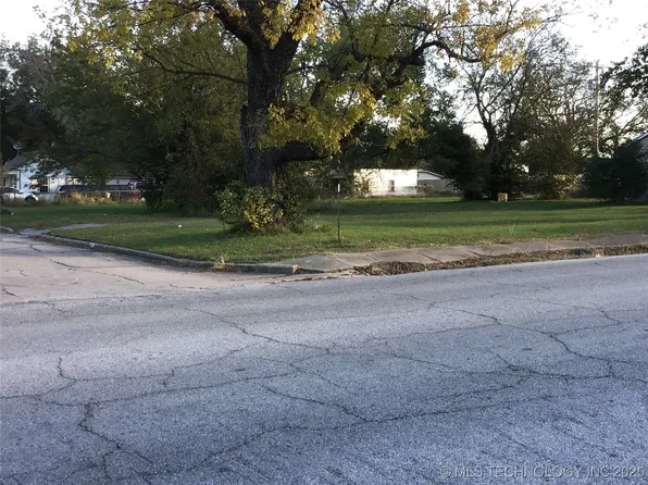 N Orphan St, Pryor, OK 74361