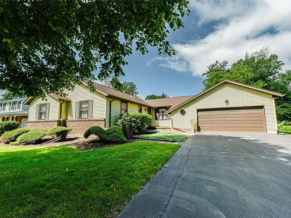 1st image of 67 Briar Wood Ln