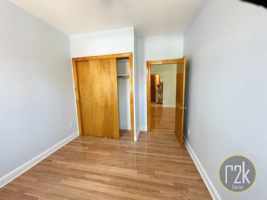 Rented by Realty 2000 Corp | media 6