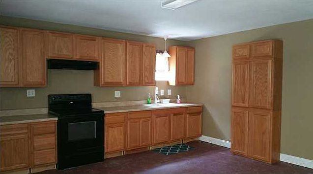 2nd image of 710 Magnolia St