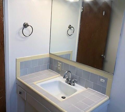 3rd image of 302 1/2 E Orlando Way