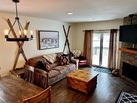 2 bed, 802 sqft, $3,200 — Photo 2