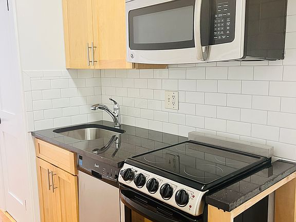 2nd image of 315 E 84th St APT 20