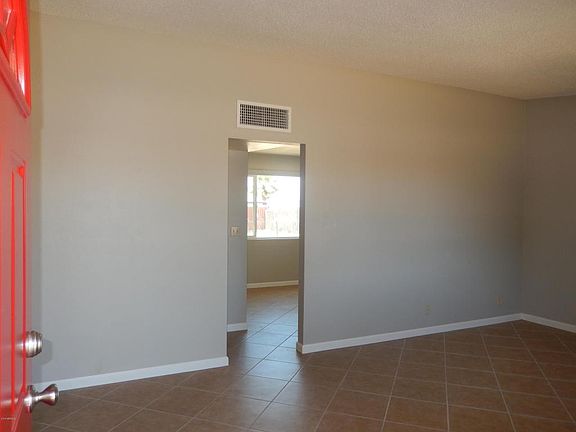 3rd image of 2105 E Arbor Ave