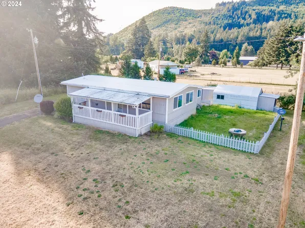34834 Shoreview Dr Space 7, Cottage Grove, OR 97424