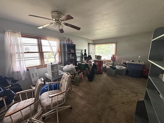 2nd image of 604 N Rutherford St