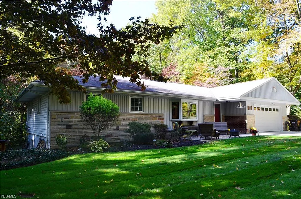 200 Harmony Hills Dr photo 1