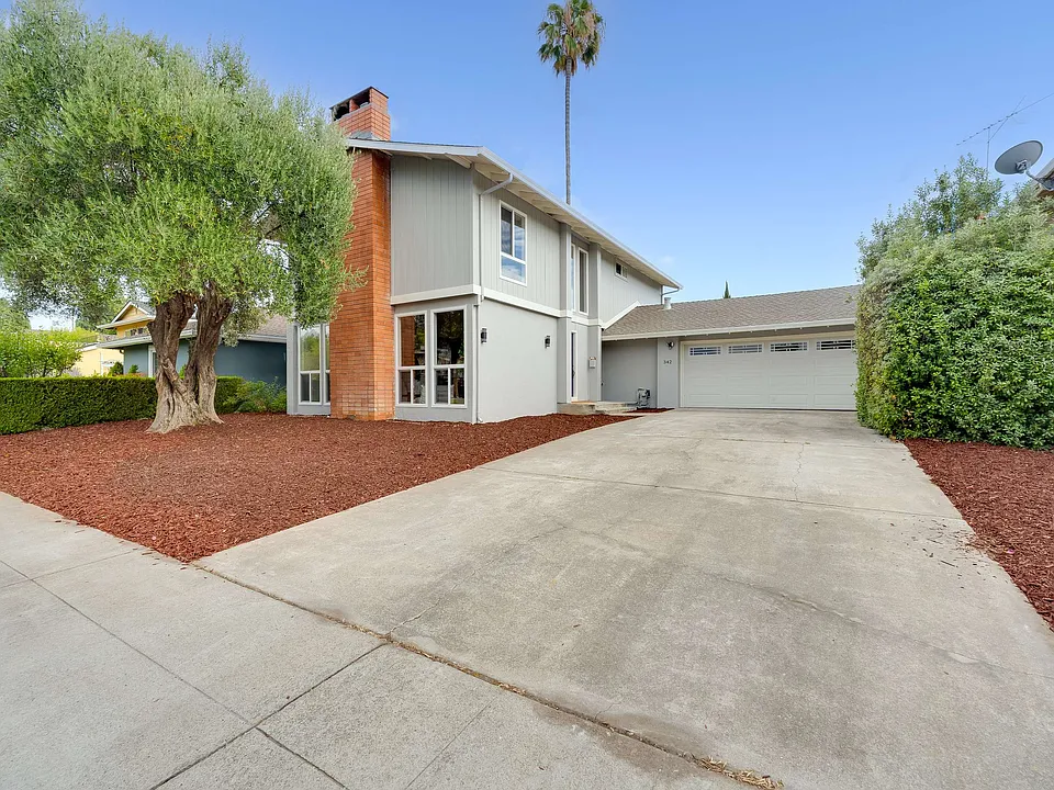 342 Avenida Arboles