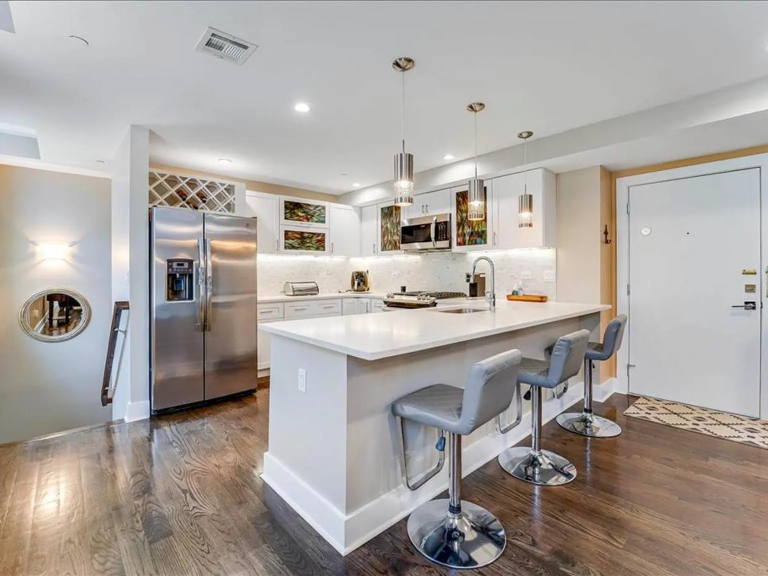 2 bed, 3.0 bath, 1468 sqft, $4,500 — Photo 2