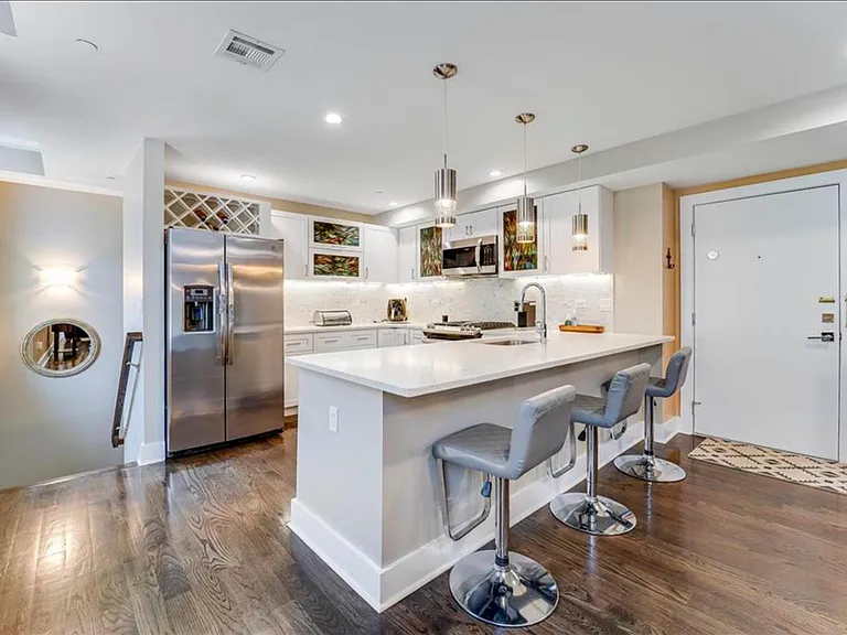 126 Delaware Ave #3 — Photo 2
