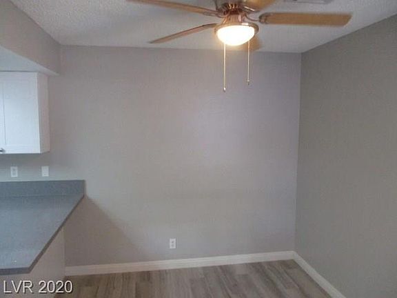 4th image of 521 Grimsby Ave