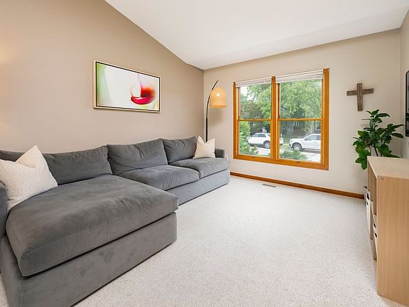 3rd image of 7020 Hickory Ln