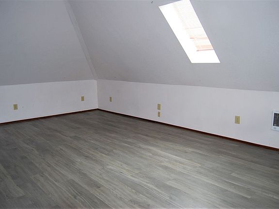 3rd image of 400 N Blaine St APT B