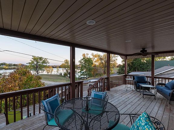 5th image of 52 Lakeshore Dr