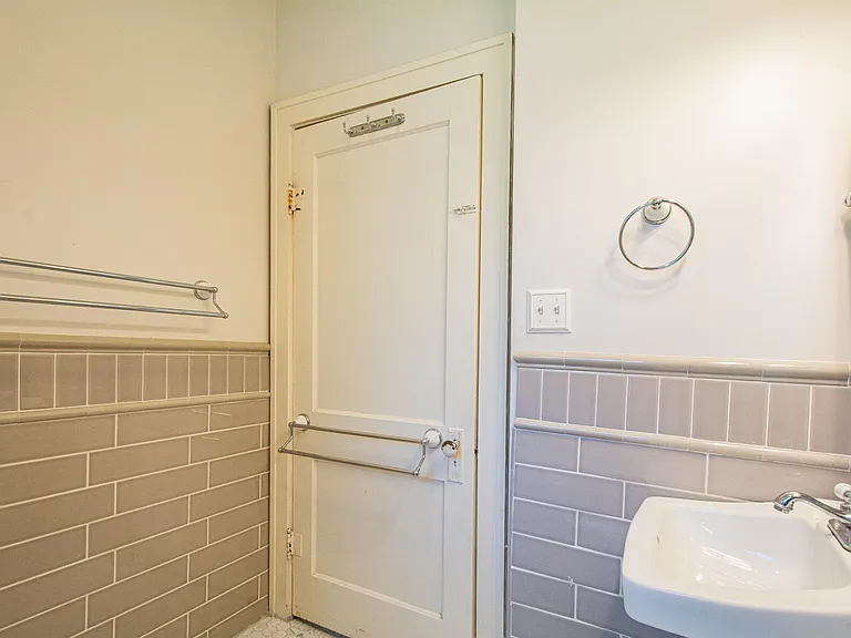 Upstairs bathroom