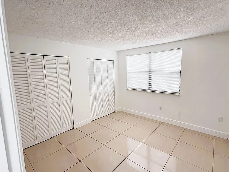 Pacifica Apartments — Photo 11