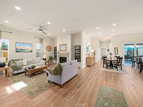 4th image of 694 Barolo Ln