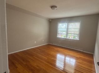 385 Blake St APT 1, New Haven, CT 06515