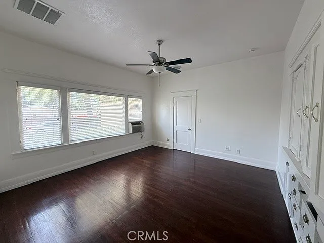 885 N Eleanor St — Photo 2