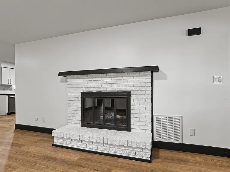 406 Heather St — Photo 10
