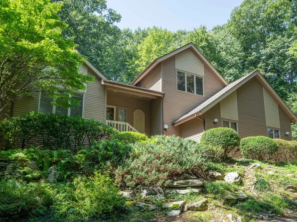 107 Deer Run, Burlington, CT 06013