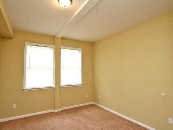 4th image of 2322 N Park Ave #2