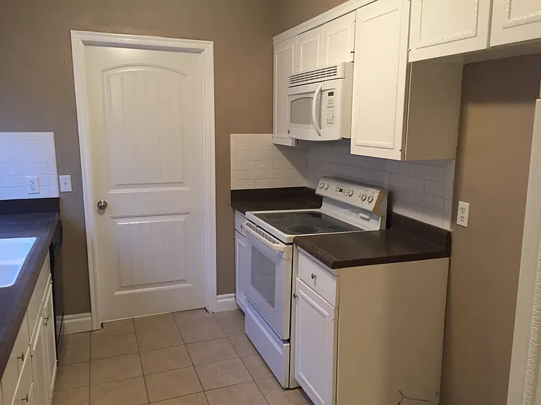 2847 Indian Creek Blvd — Photo 4