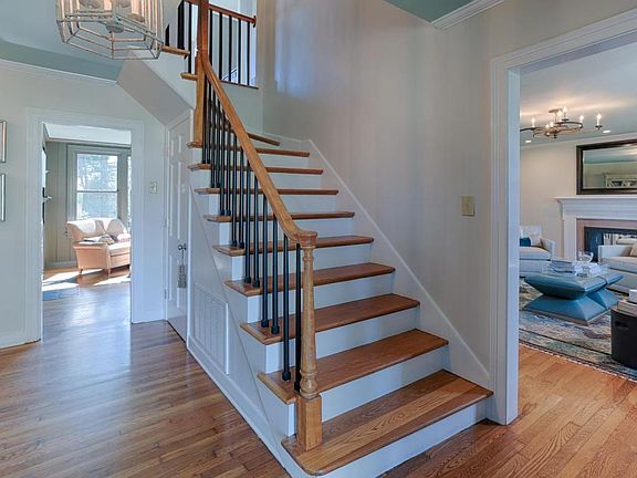 2nd image of 6812 Sherwood Dr