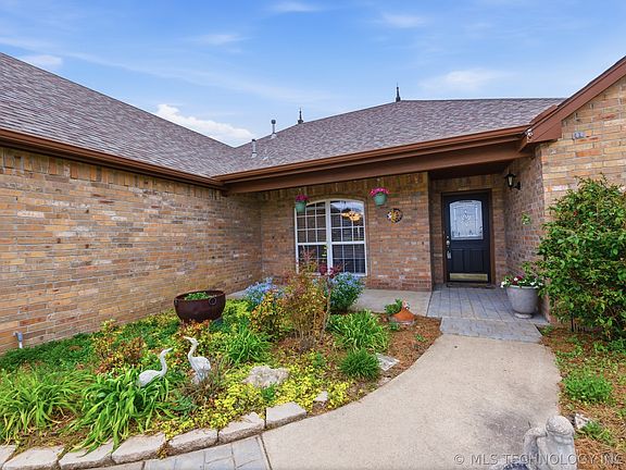 2nd image of 14707 N 60th East Ave