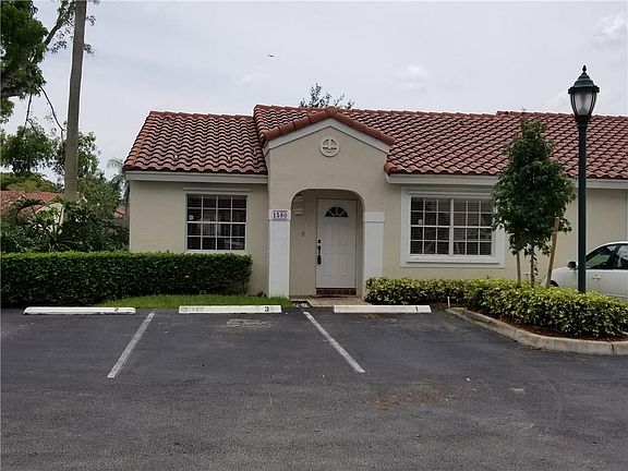 2nd image of 1580 Springside Dr