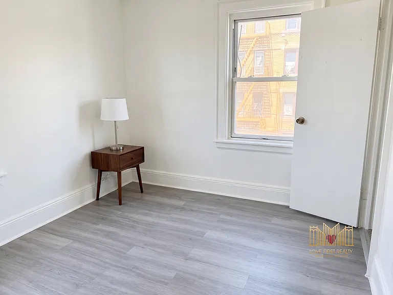 640 E 239th St #2 — Photo 6
