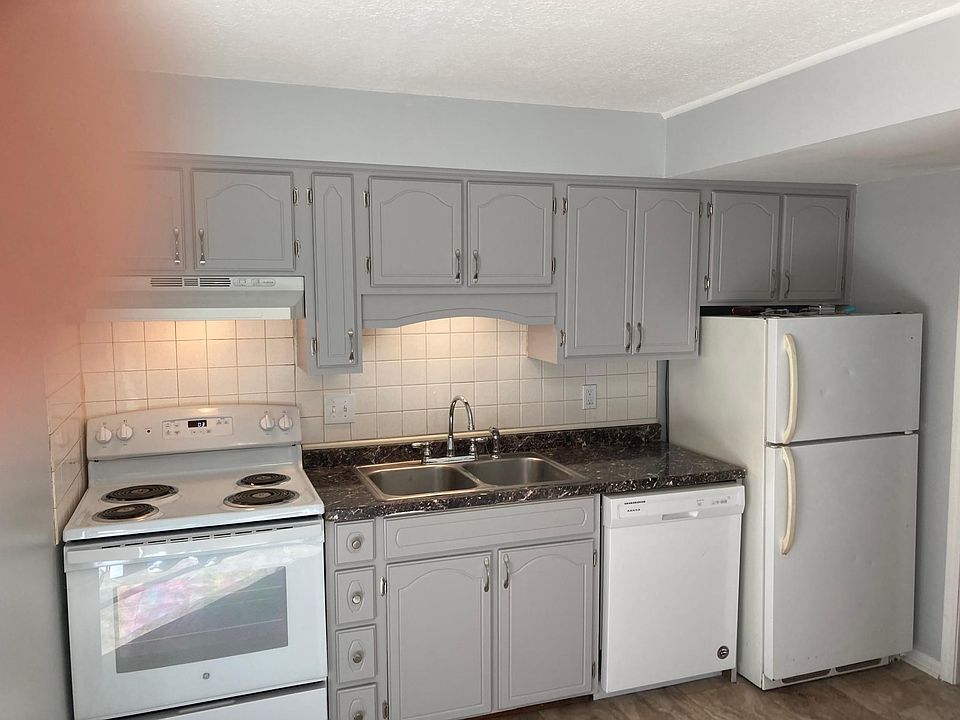 1st image of 403 Evergreen St #B