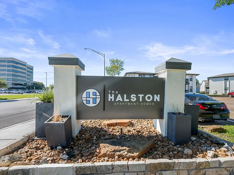 The Halston — Photo 9