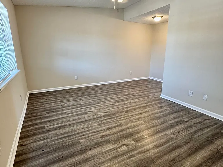 1293 Park West Dr #9 — Photo 2