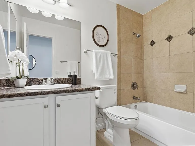 255 S 2nd St S #7 — Photo 16