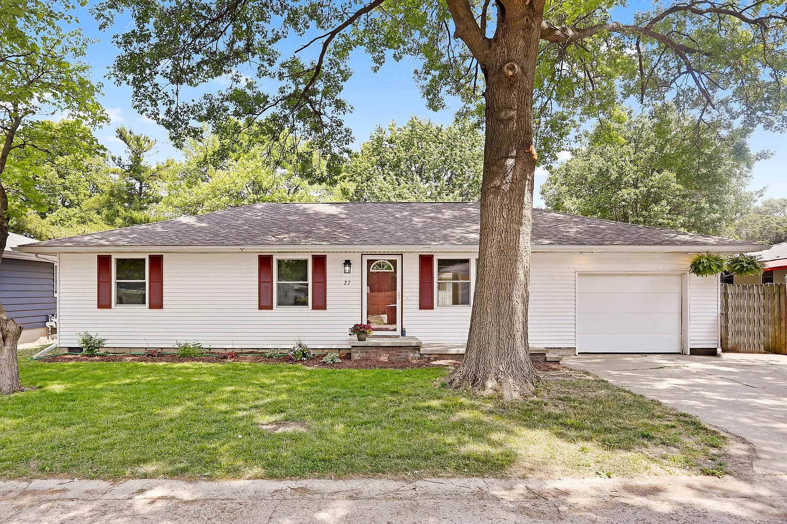 27 Elmwood Dr photo 1