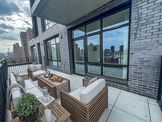 1st image of 1516 Park Ave #9D