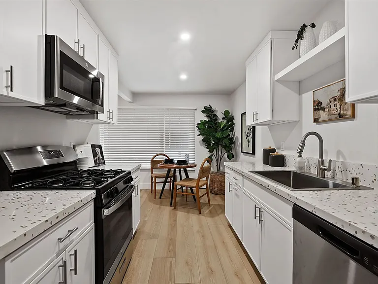The Trinidad Apartments — Photo 34