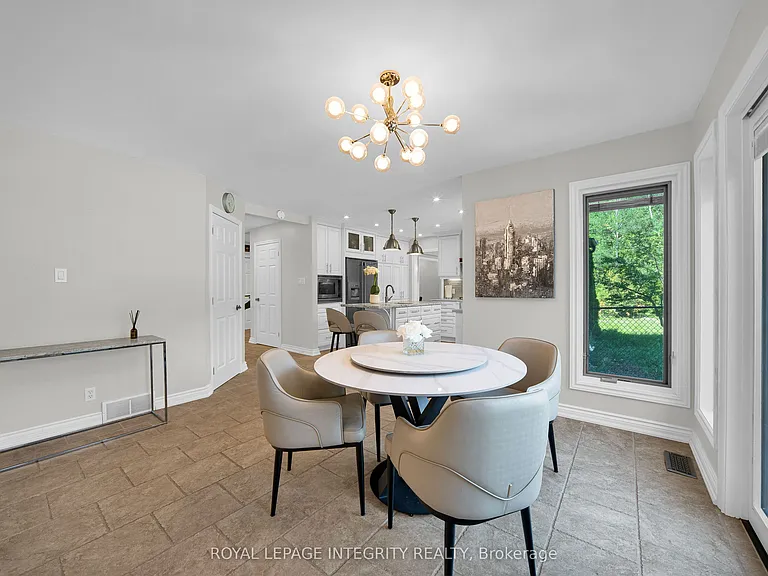 1218 Rideau Bend Cres — Photo 19