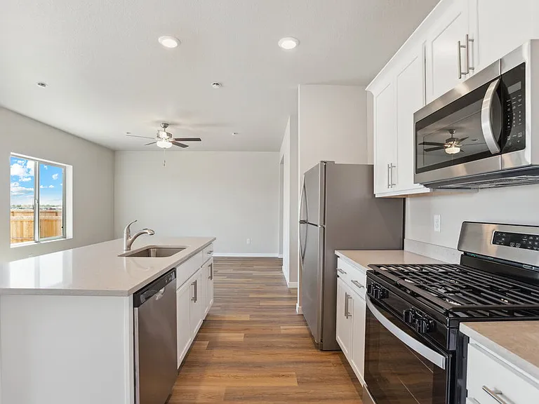 7332 Crystal Ave — Photo 4